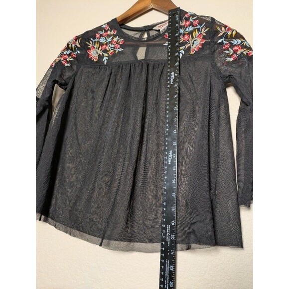 Black Sheer Mesh Embroidered Bell Sleeve Boho Festival Top Size XS Arizona Jeans - Picture 7 of 9